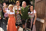 Uschi Glas, Lola Paltinger, Ulrich Kowalewski, Elisabeth Lanz (©Foto: Martin Schmitz)